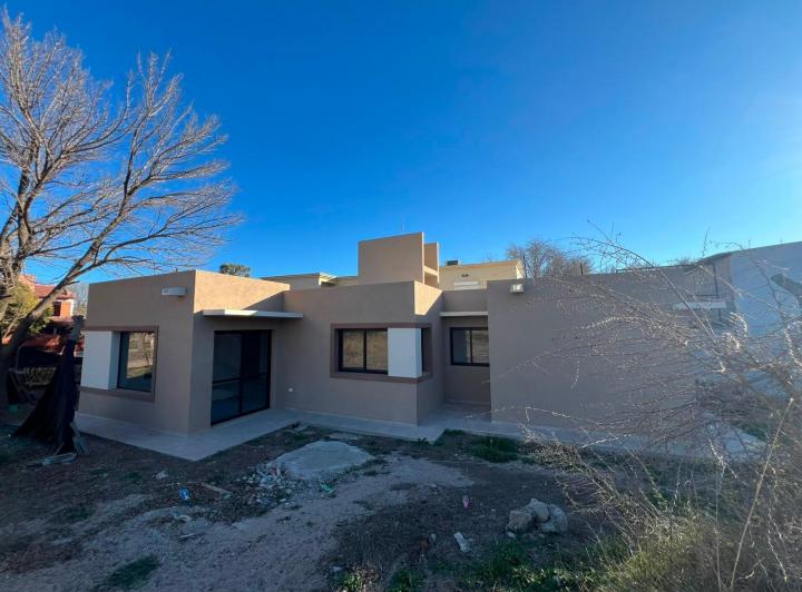 Casa · 95m² · 2 Dormitorios · 1 Cochera