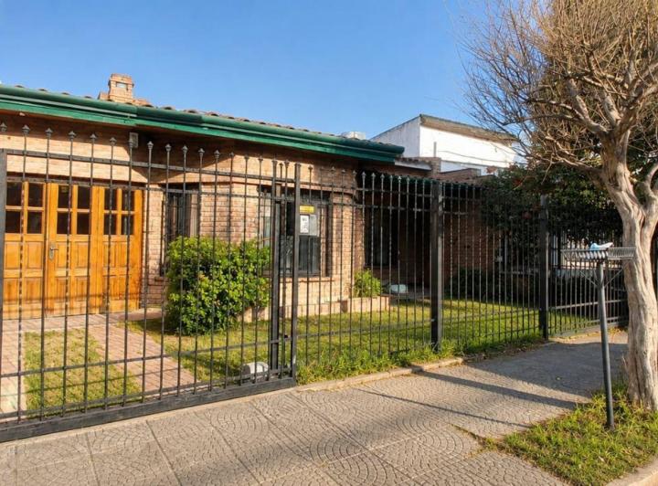 Casa · 212m² · 5 Ambientes · 2 Cocheras