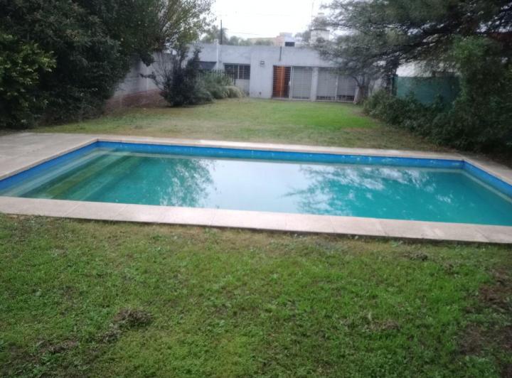 Casa · 180m² · 5 Ambientes · 1 Cochera