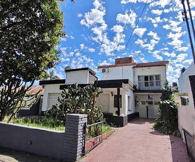 Casa · 150m² · 5 Ambientes · 1 Cochera