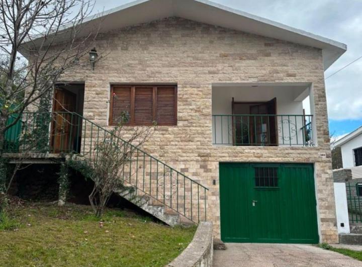 Casa · 150m² · 4 Ambientes · 1 Cochera