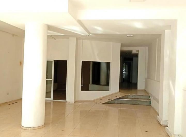 Local comercial · 165m² · 1 Ambiente