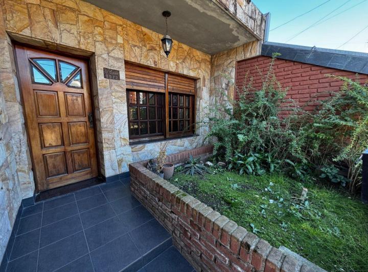 PH · 166m² · 5 Ambientes · 1 Cochera