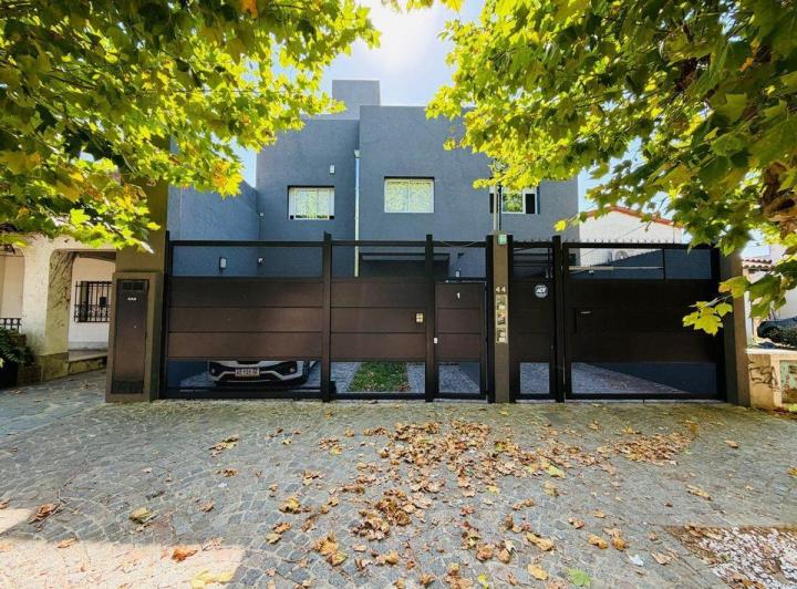PH · 121m² · 4 Ambientes · 1 Cochera