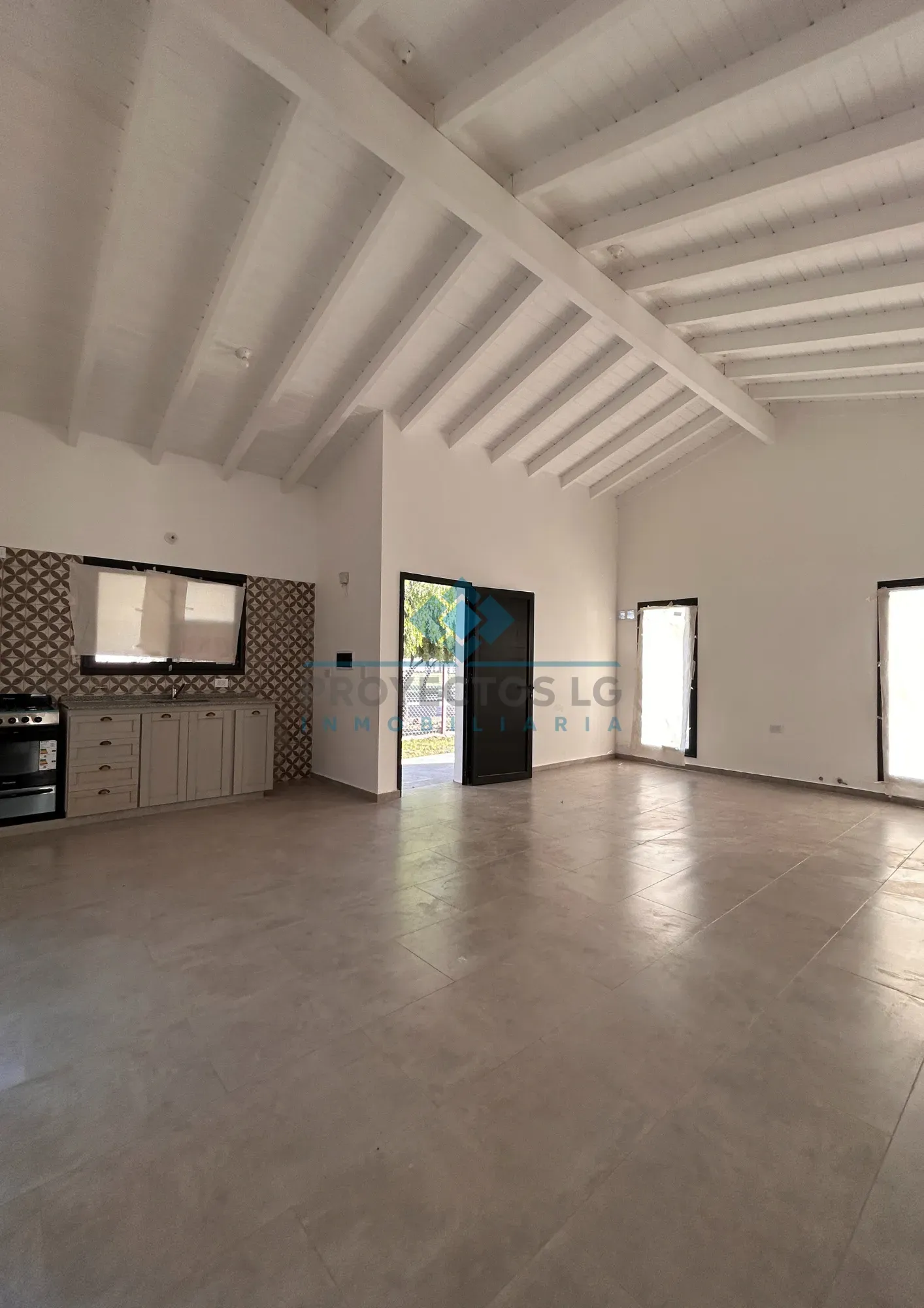 VENTA –CASA A ESTRENAR EN PH –COLONIA CAROYA