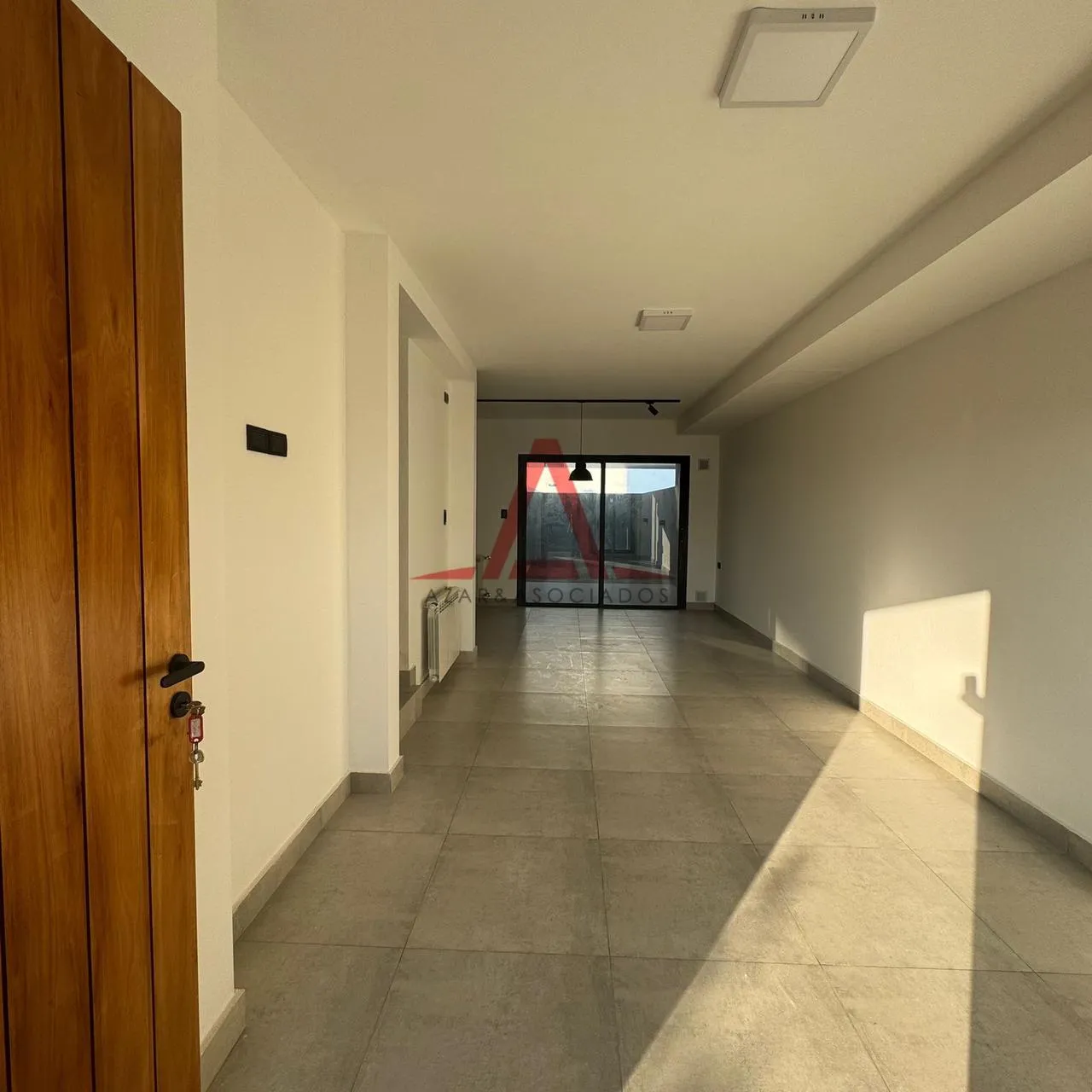 Prados de Manantiales, mza 137 lote 30. Duplex de 3 dorm. y cochera en ALQUILER!