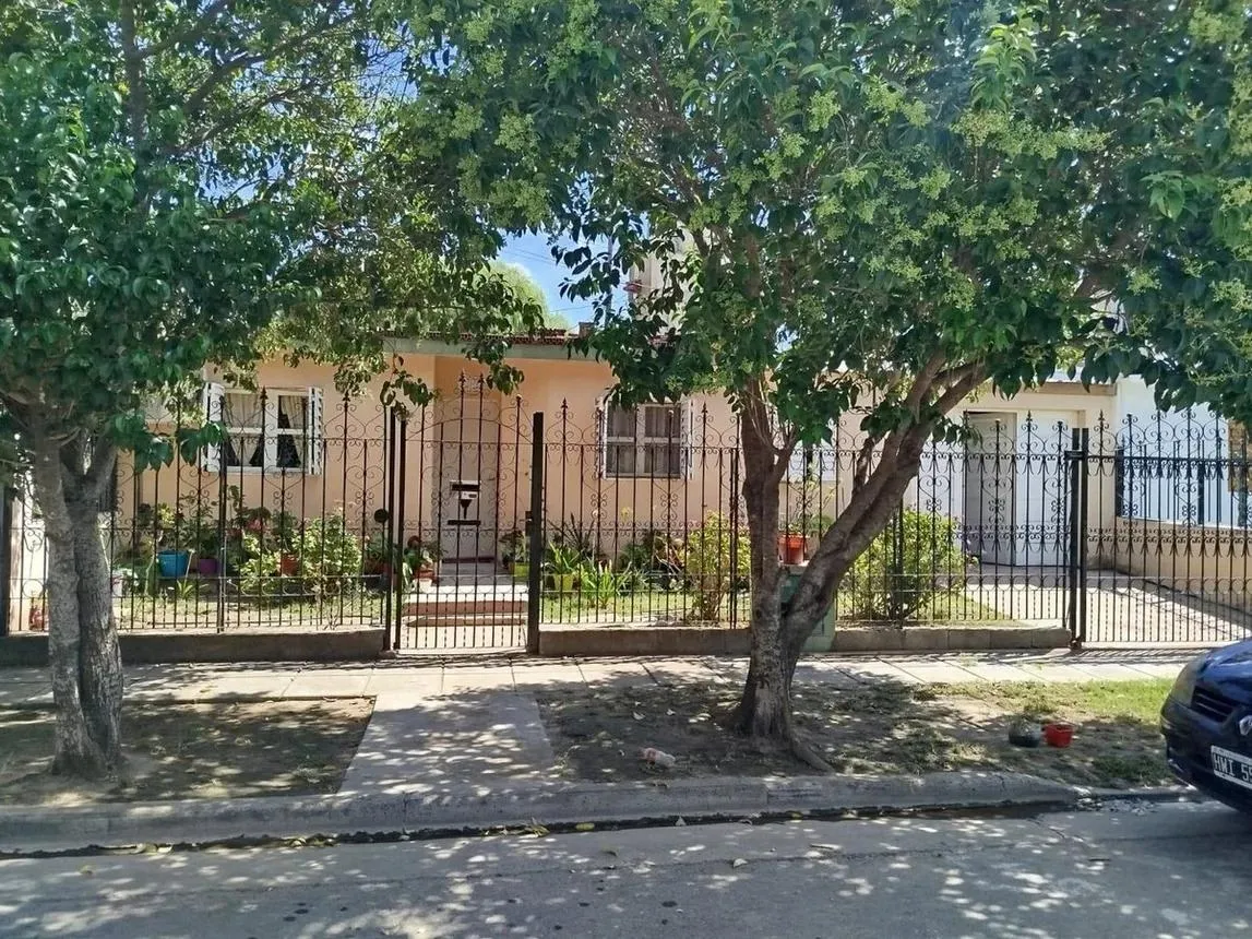 Vendo casa c3 dorm.B Cerveceros.