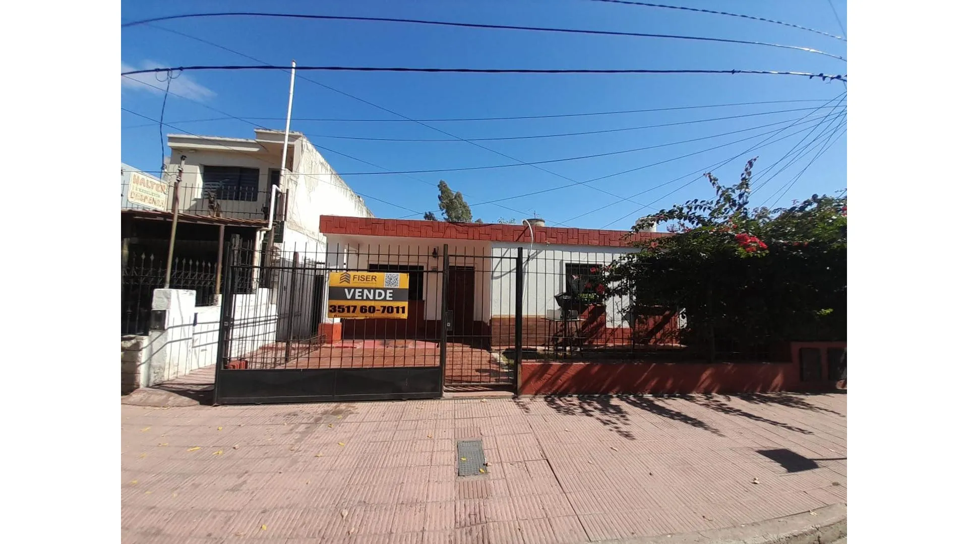 Venta- Casa de 2 dormitorios-patio- con departamento externo