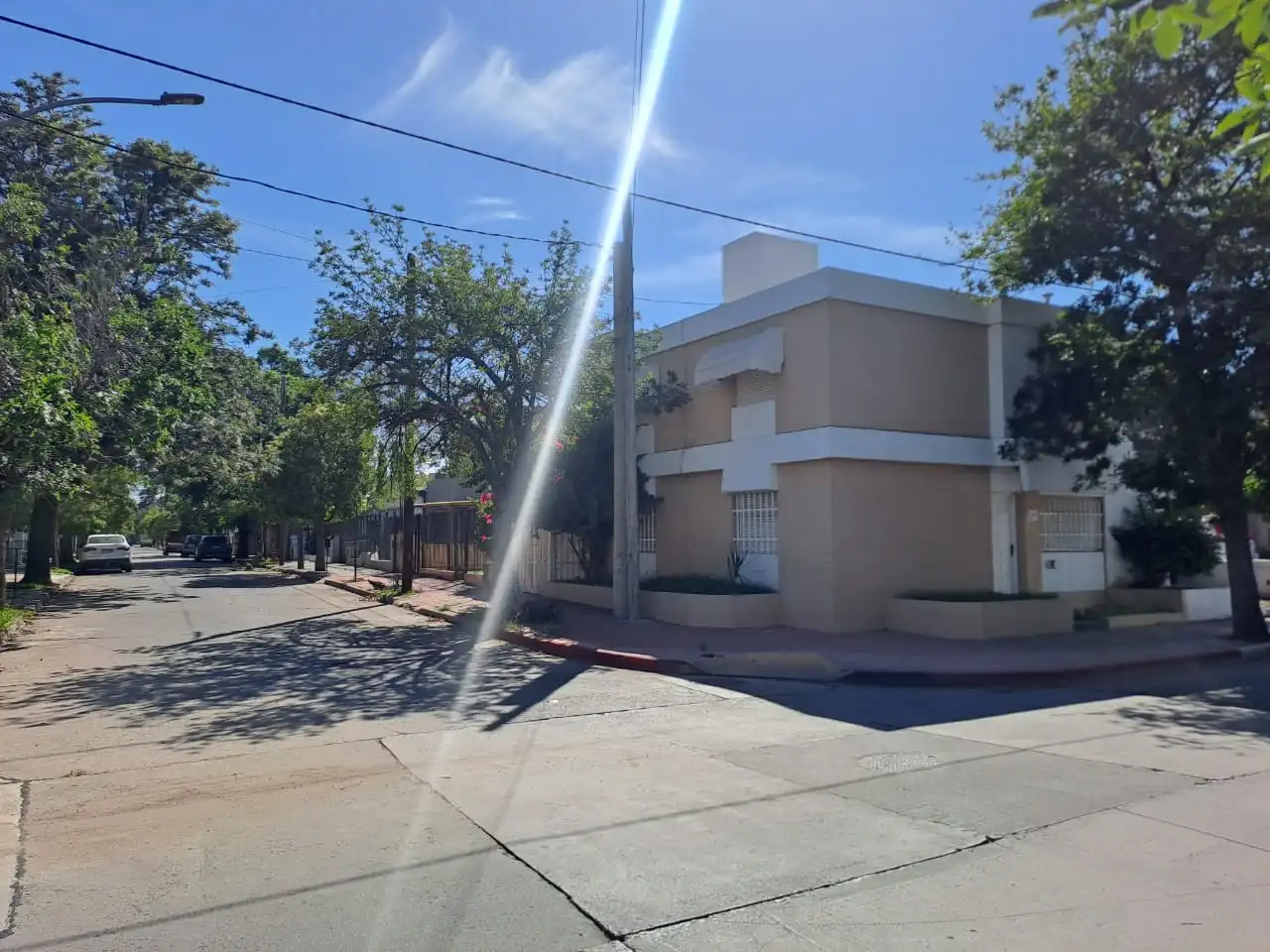 EXCELENTE CASA APTA CREDITO EN BARRIO URCA A LA VENTA DE 3 DORMITORIOS!!!