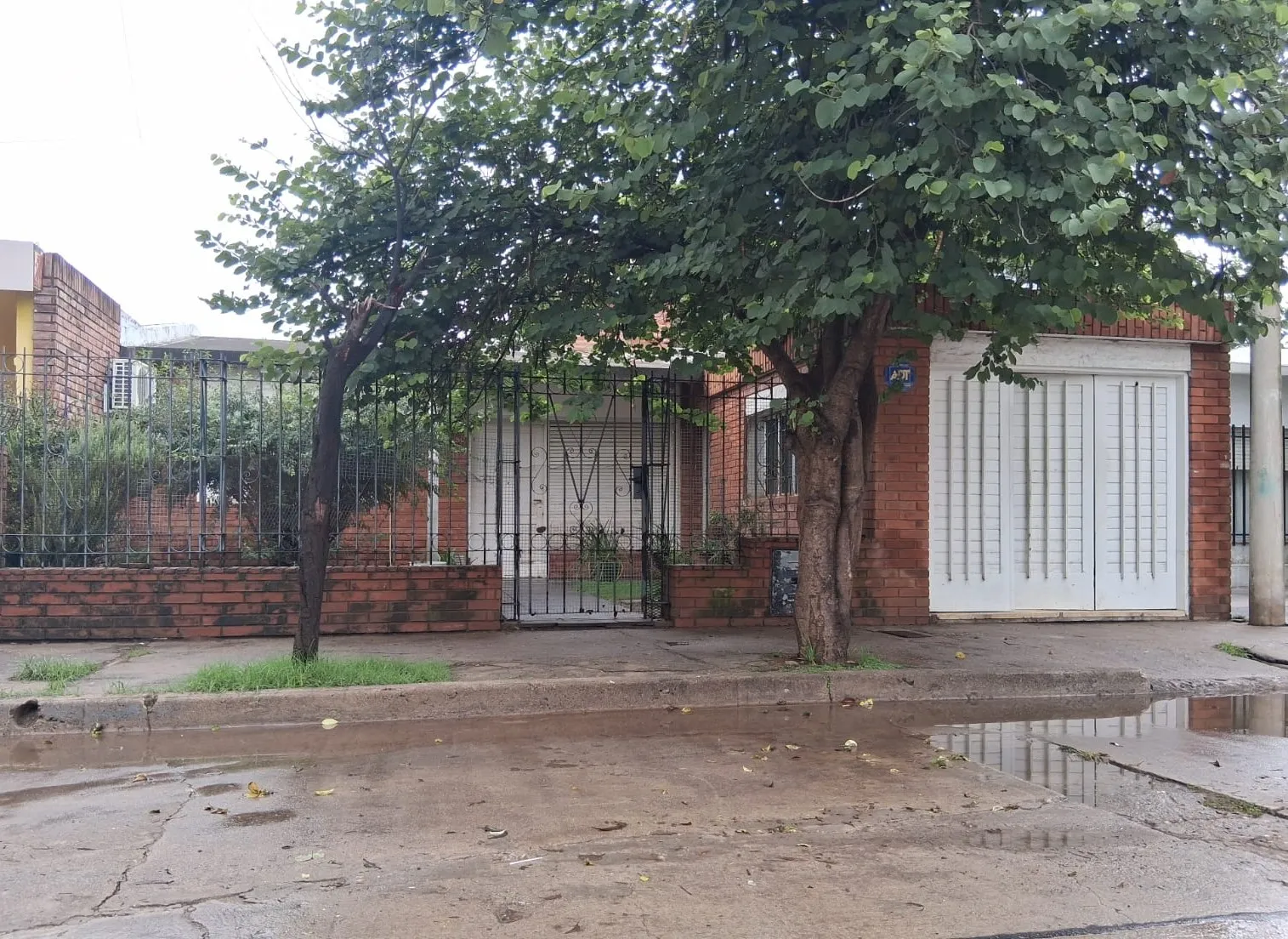 Casa 2 dormitorios apta crédito con cochera doble – B° Alta Córdoba