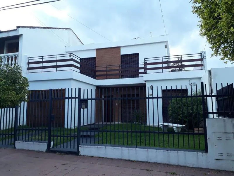 casa 3DORM + OFICINA c/ QUINCHO y TERRAZA