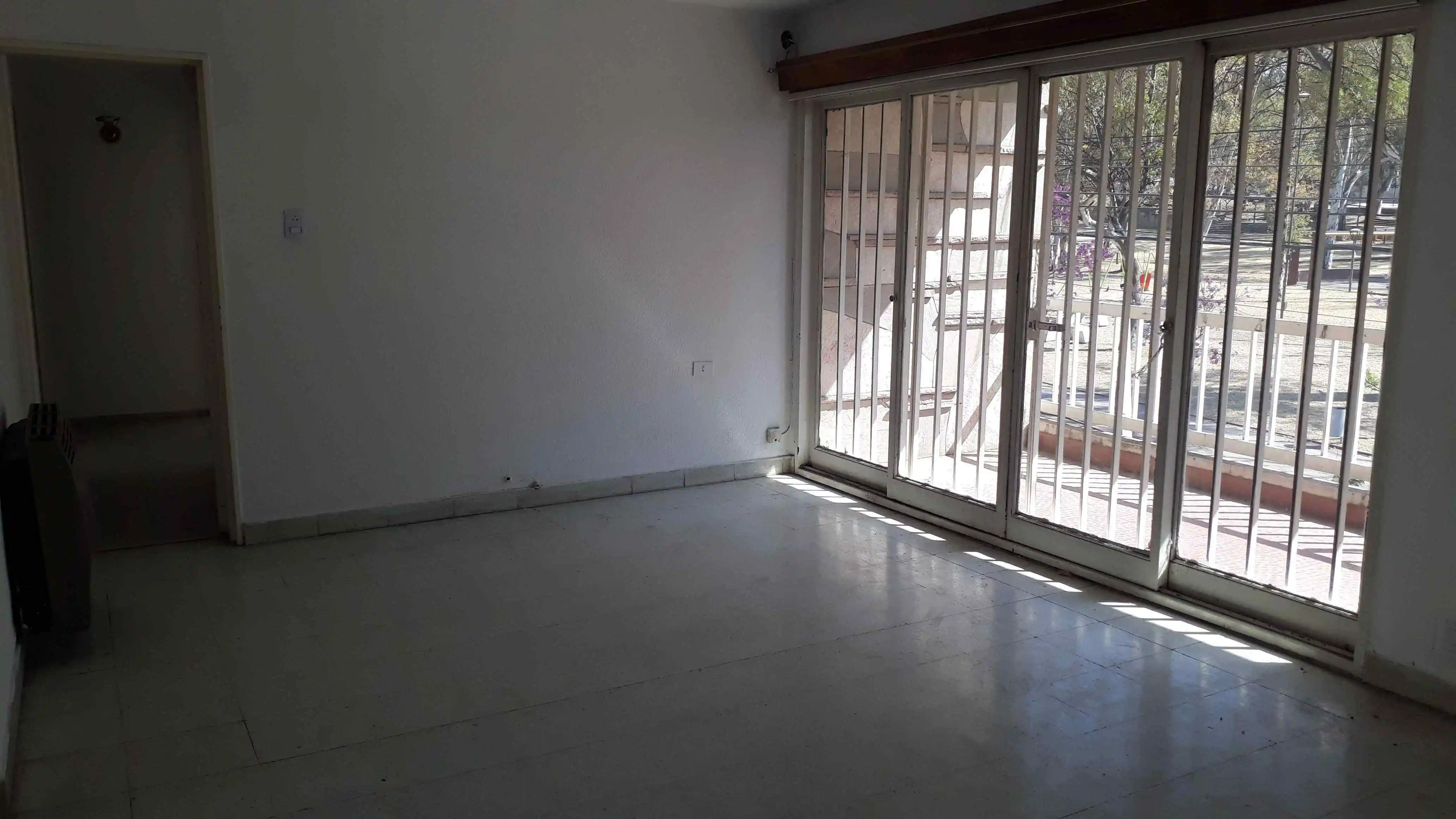 2 CASAS con ingreso independientes - Nataliel Morcillo al 2100 - VENTA