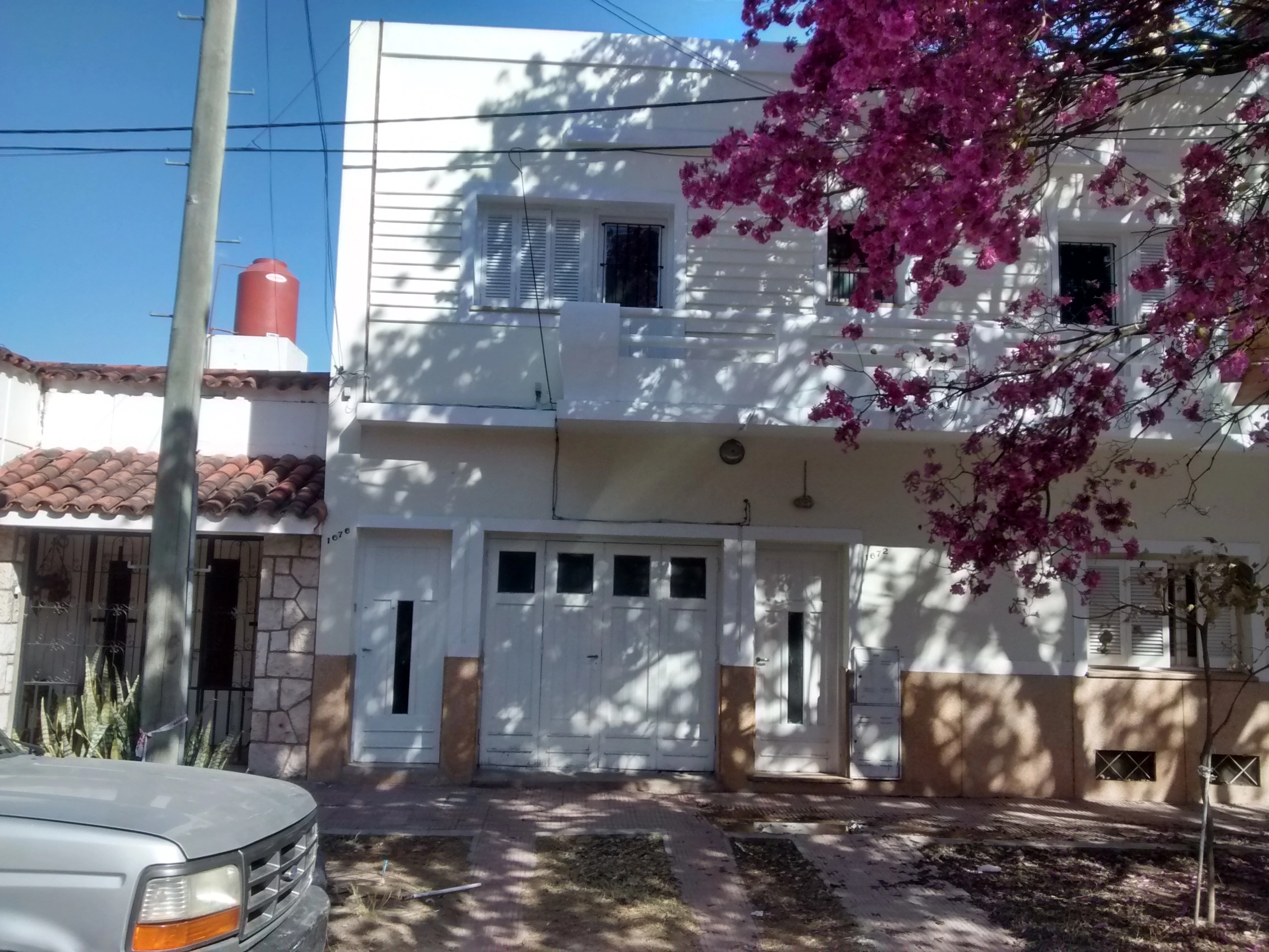 VENDO CASA EN Bº GRAL. PAZ