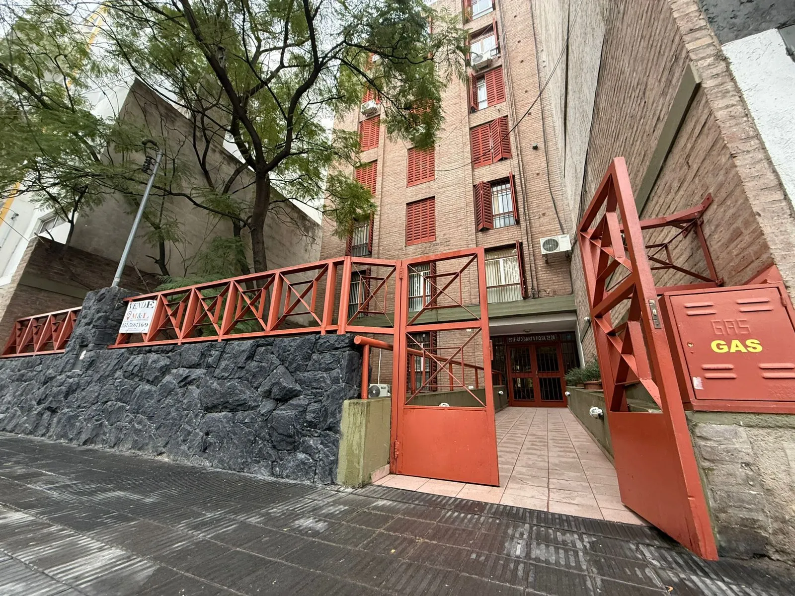 Departamento Alberdi en venta - 2 dormitorios con cochera