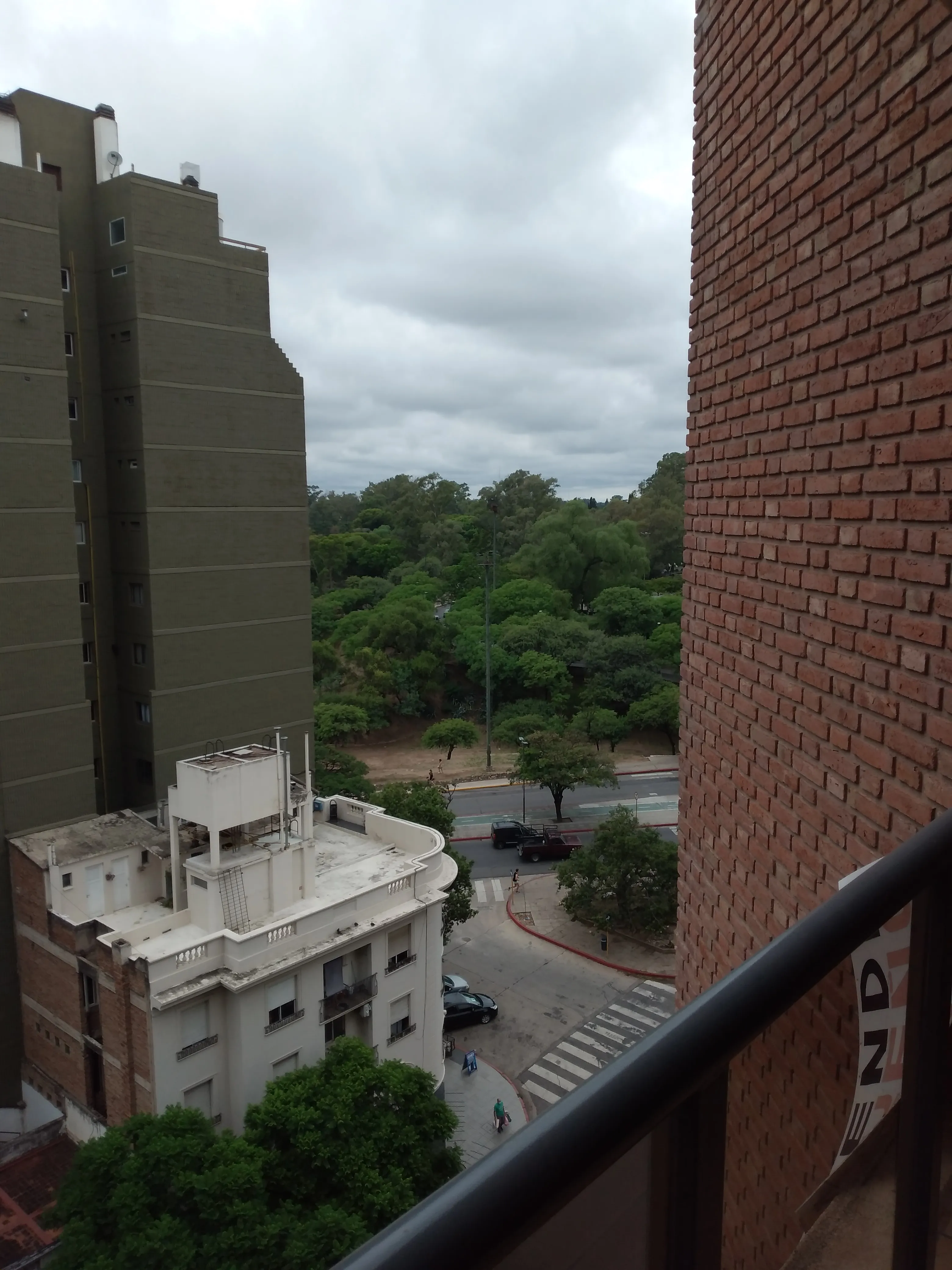 Nueva Córdoba frente piso alto, vista al parque