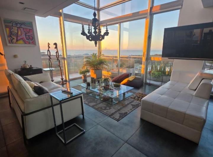 Departamento · 300m² · 4 Ambientes · 2 Cocheras