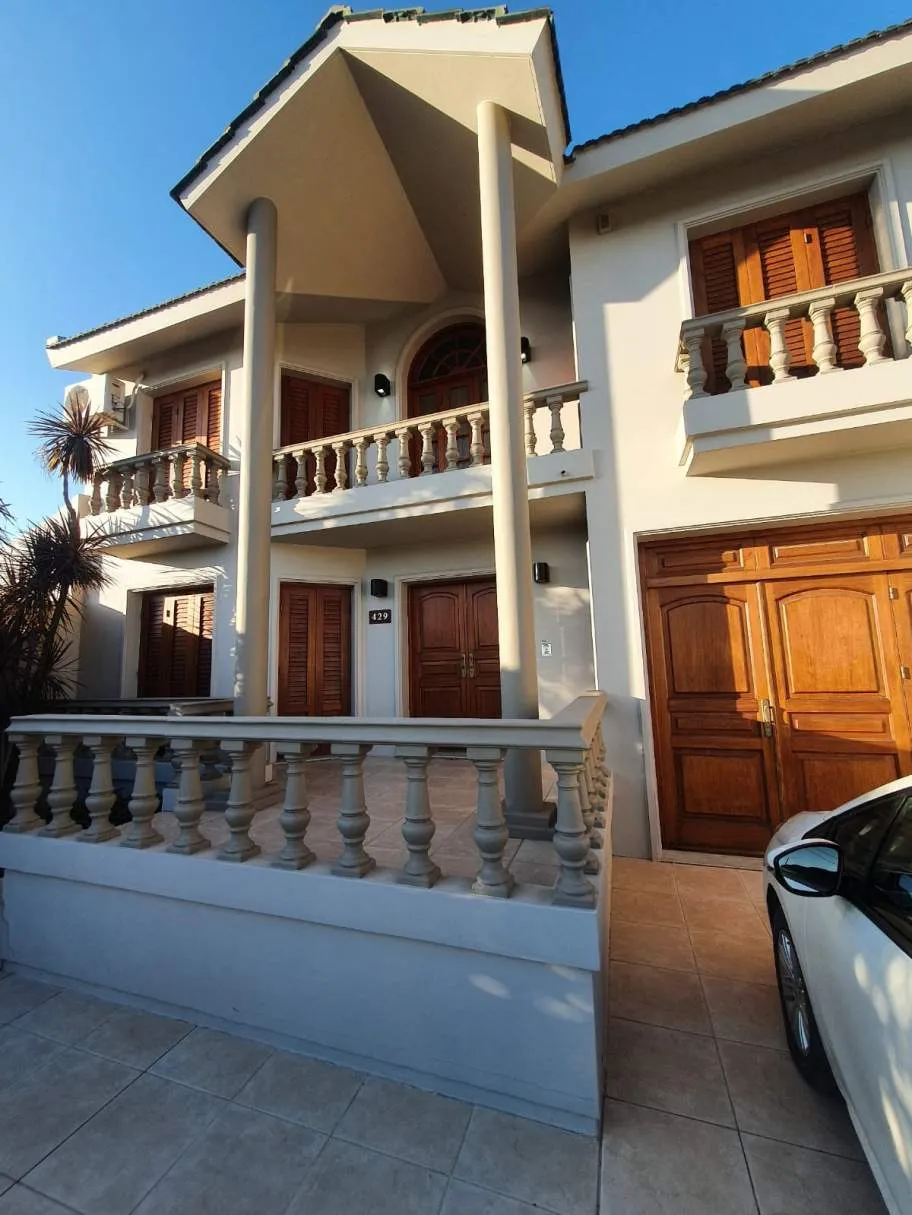 Villa Zoila - Casa Premiun - 4 Dorm. C Pileta