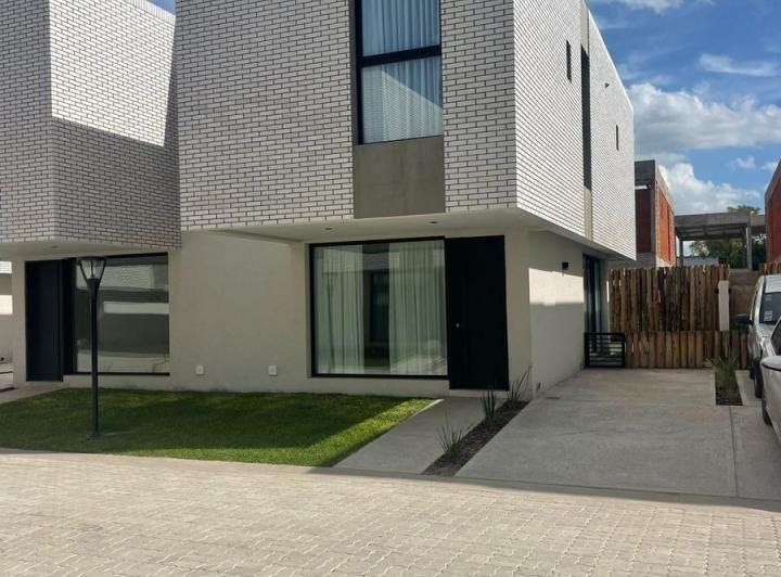 Departamento · 123m² · 4 Ambientes · 1 Cochera