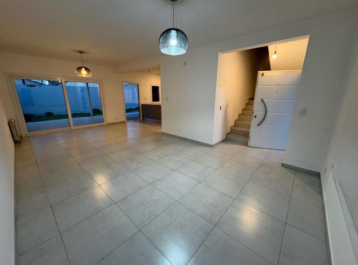 Casa · 130m² · 4 Ambientes · 1 Cochera