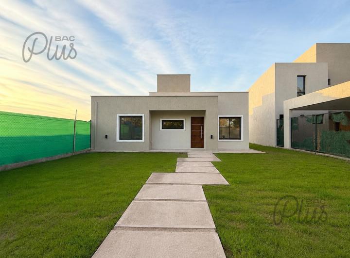 Casa · 100m² · 4 Ambientes · 1 Cochera