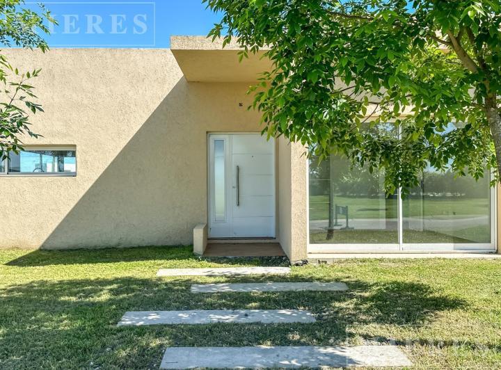 Casa · 120m² · 4 Ambientes · 1 Cochera