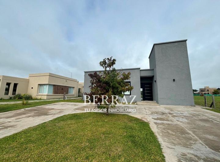 Casa · 132m² · 4 Ambientes · 3 Cocheras