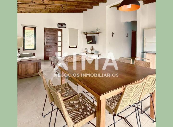 Casa · 300m² · 3 Dormitorios