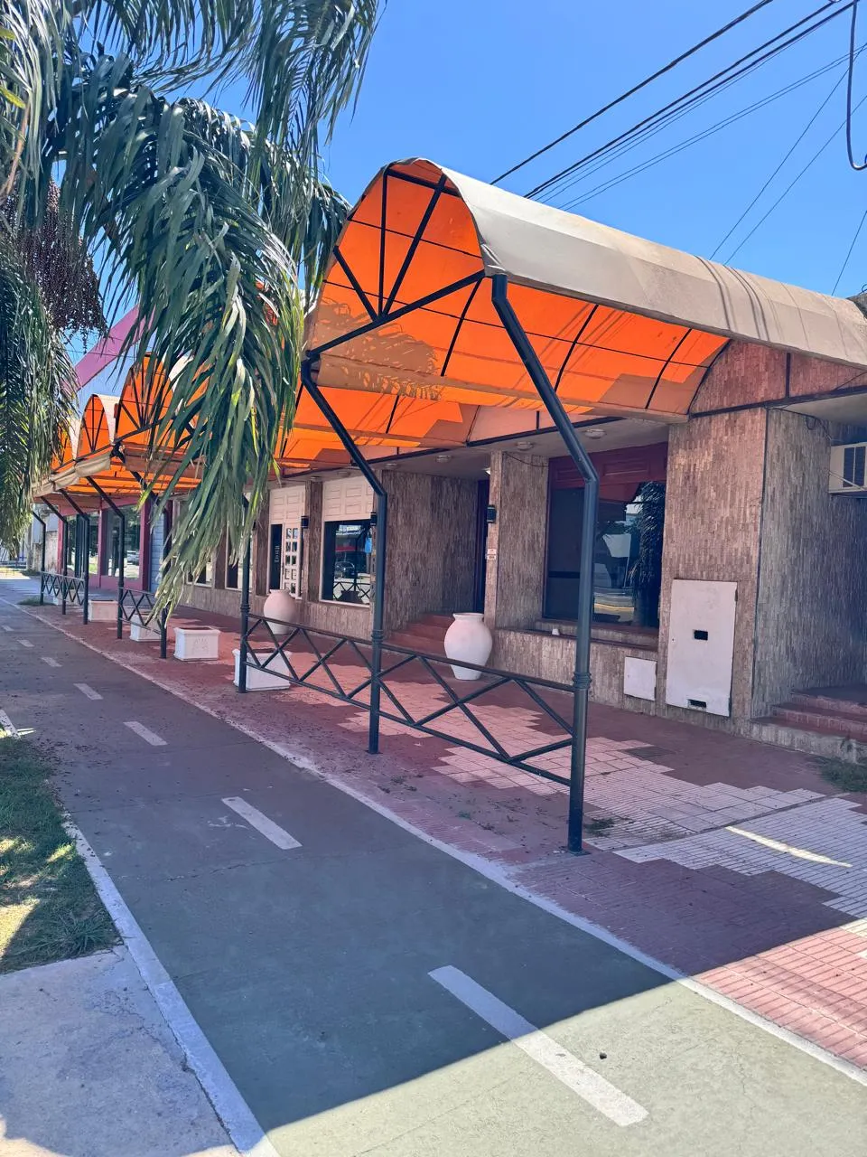 HOTEL EN VENTA FUNCIONANDO EN RIO TERCERO SOBRE LA AVENIDA PRINCIPAL