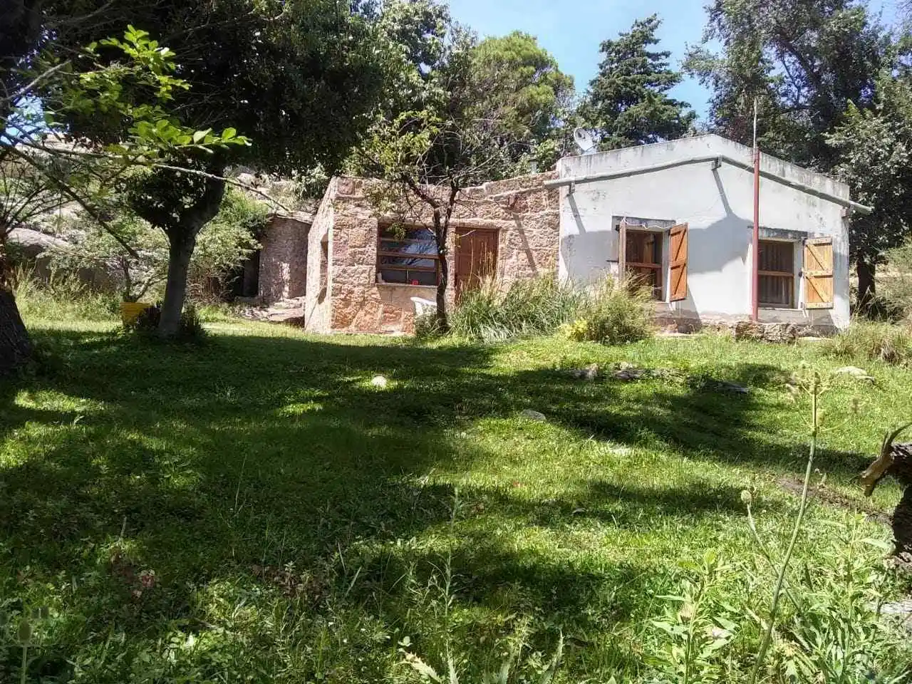 OPORTUNIDAD CHALET A LA VENTA ESTILO CAMPO EN CHARACATO – PROVINCIA DE CORDOBA