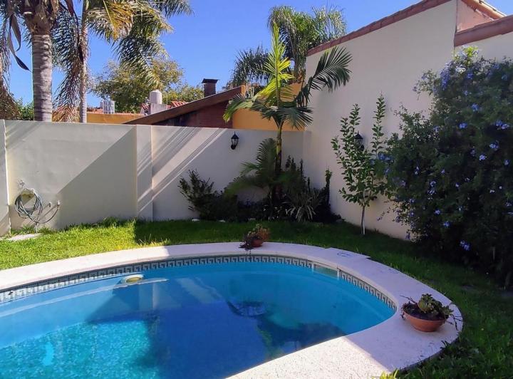 Casa · 160m² · 4 Ambientes · 1 Cochera