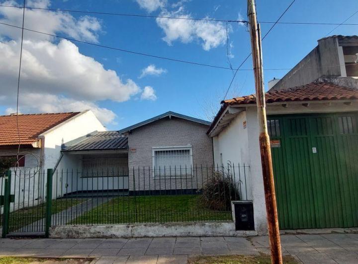 Casa · 120m² · 3 Ambientes · 2 Cocheras