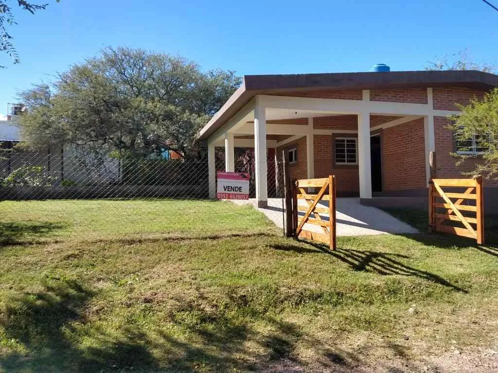 SE VENDE CASA  CASI NUEVA EN MINA CLAVERO