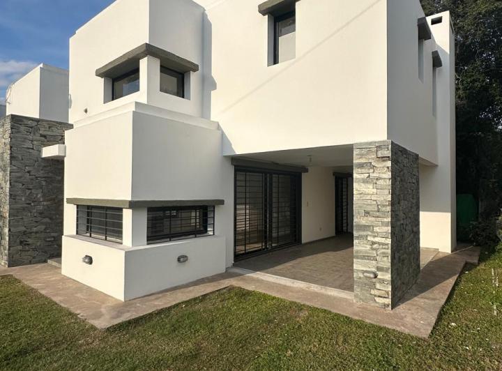 Casa · 125m² · 5 Ambientes · 1 Cochera