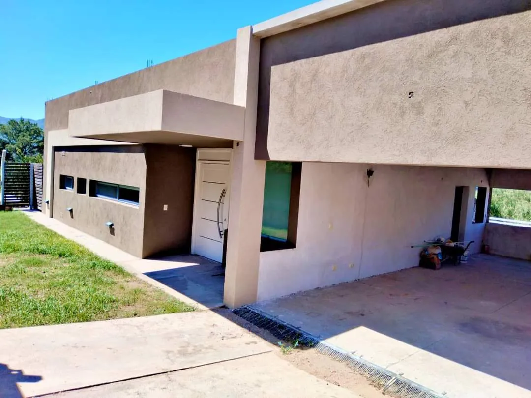 CASA A ESTRENAR EN VENTA EN VILLA PARQUE SIQUIMAN. CA204