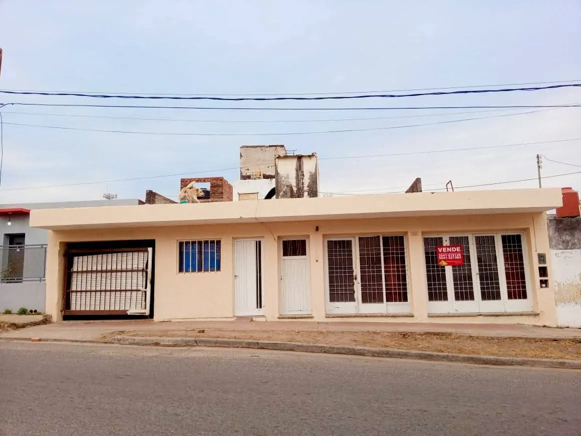CASA EN VENTA EN EL CENTRO DE SANTA MARÍA DE PUNILLA. CA42