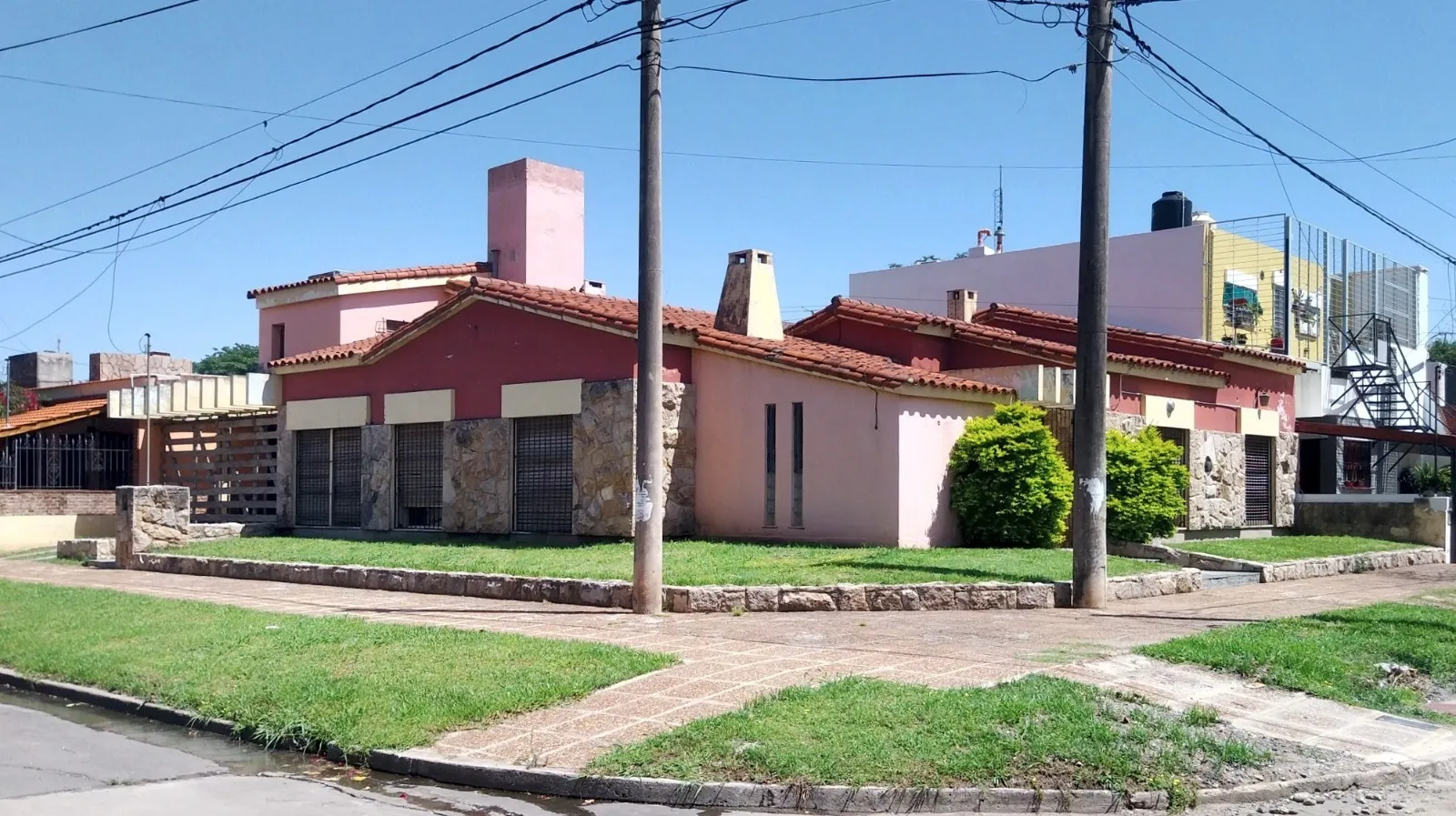 En venta, excelente propiedad. Múltiples opciones Dólares 180000.- Comercializa...