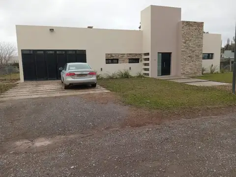 Casa en Venta en Cipolletti, General Roca