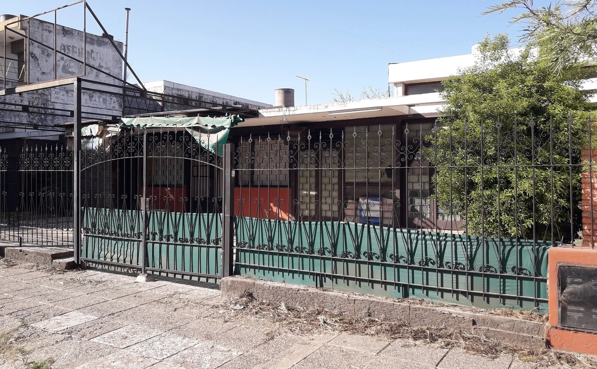 CASA+LOCAL+GALPON-Bº DEAN FUNES-Av. SABATTINI 5077-5 D. GJE TRIPLE U$$ 220.000