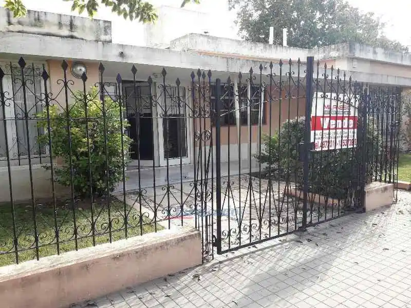 VENTA CASA OPORTUNIDAD! Bº DEAN FUNES 3DORM LIV C/COM PATIO GJE U$$ 70.000