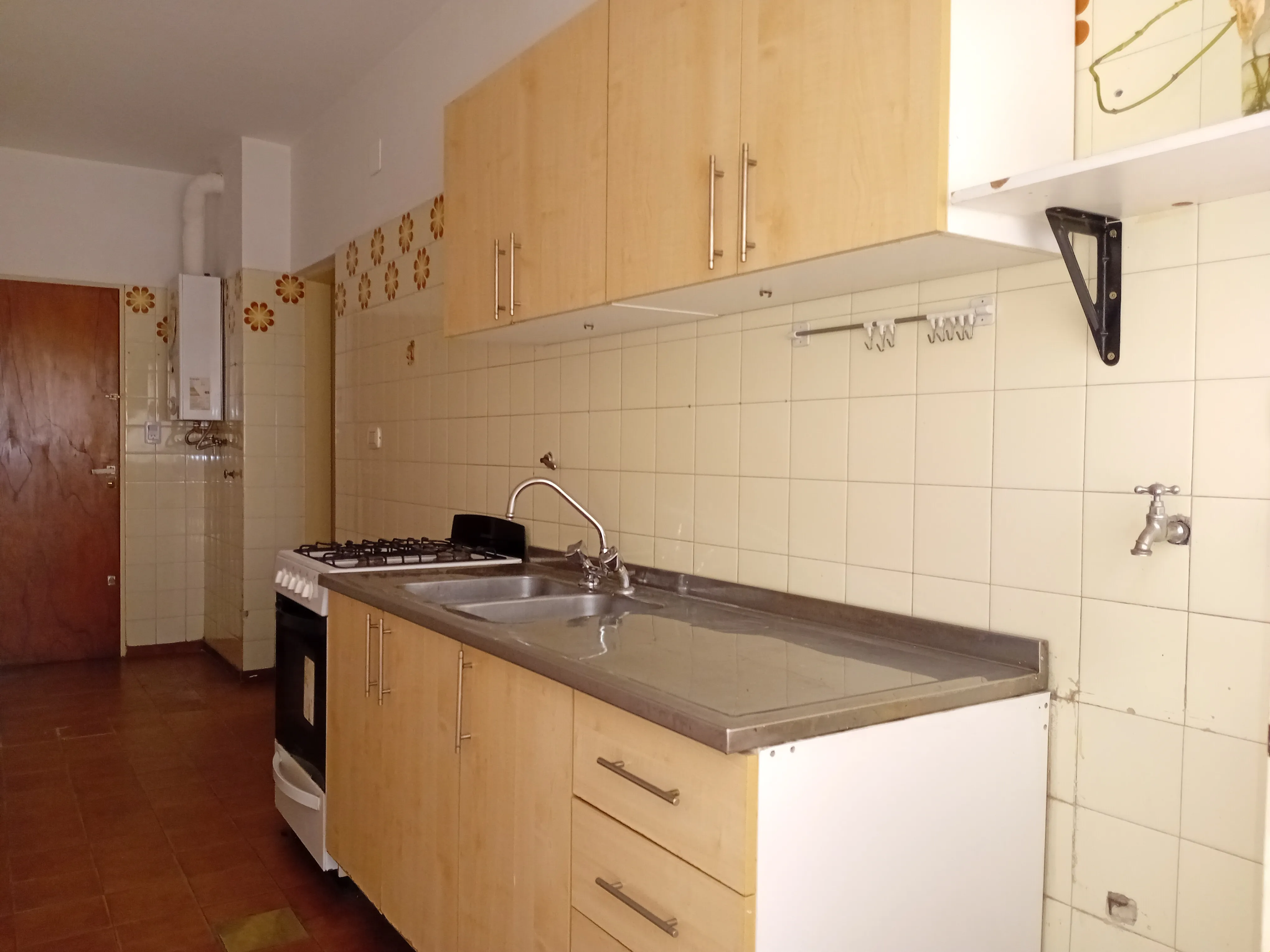 VENDO DEPARTAMENTO P.B.-MONTEVIDEO 534-2 DORM. LIV. COCINA BAÑO PATIO U$$ 90.000