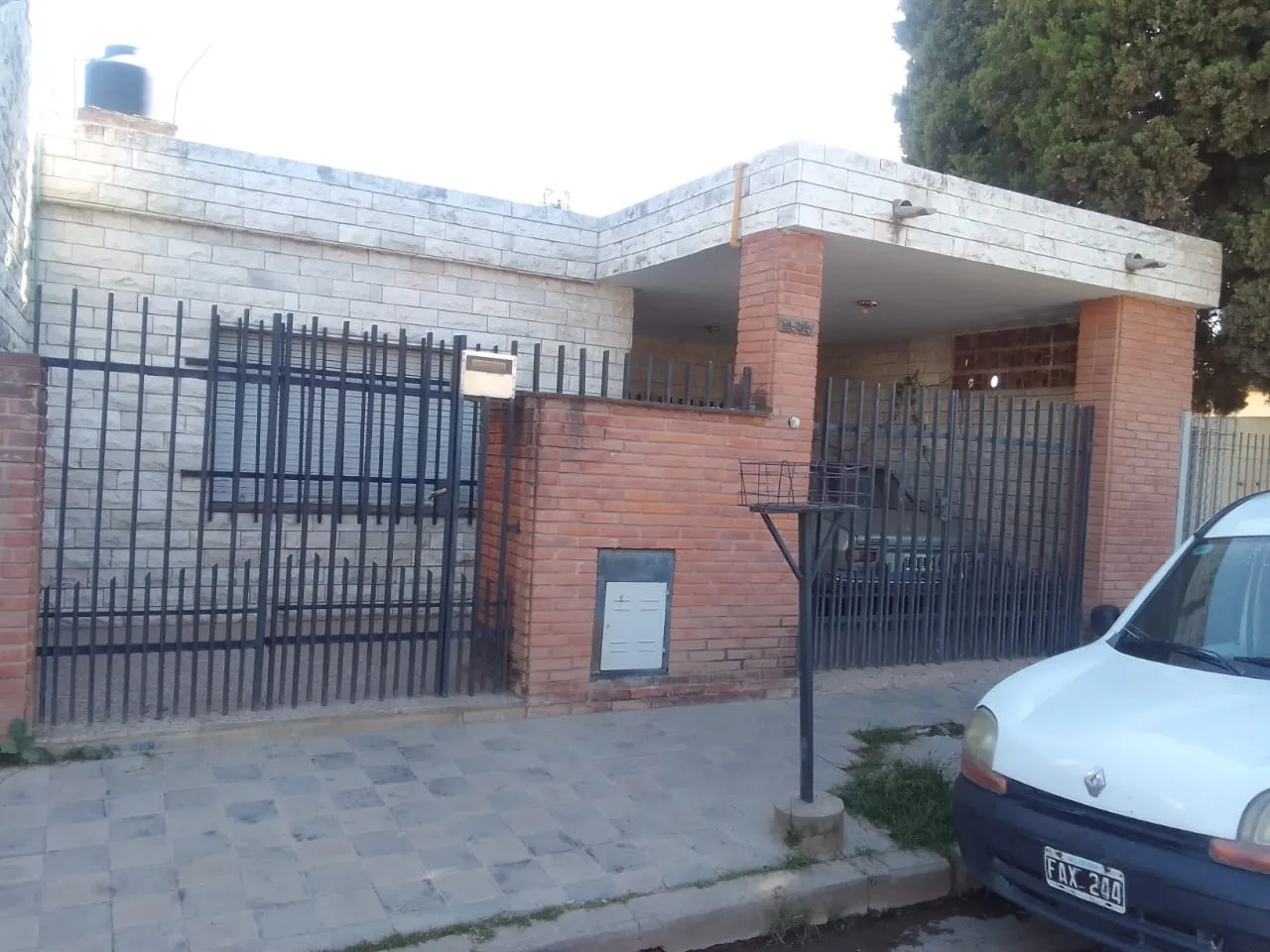 SE VENDE CASA DE 3 DORMITORIOS EN VILLA EL LIBERTADOR