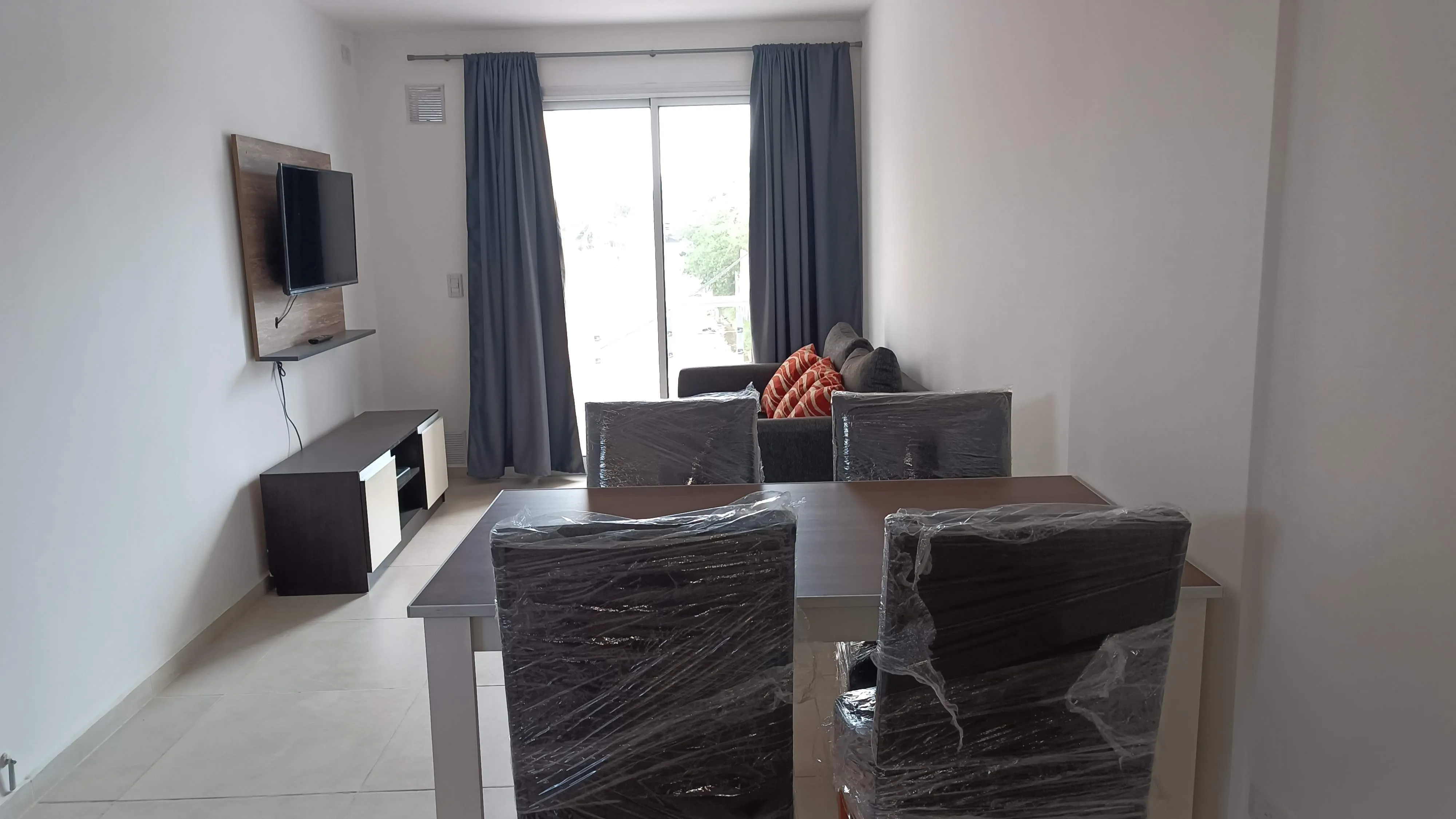Dueño vende excelente dpto de 1 dorm con balcon y seguridad Guemes