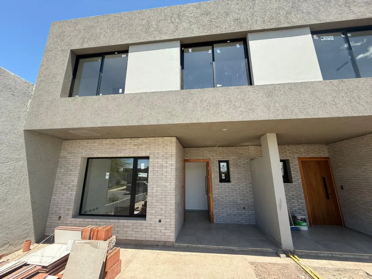 VENTA DUPLEX EN DOCTA CÓRDOBA - 3 DORMITORIOS C/ PILETA