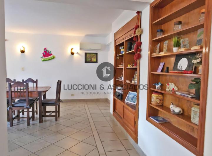 Casa · 160m² · 6 Ambientes · 1 Cochera