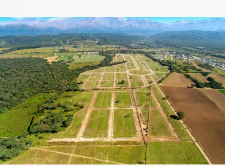 Terreno · 296m²