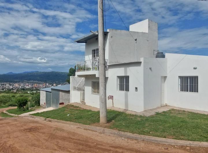 Edificio · 280m² · 4 Ambientes · 2 Cocheras