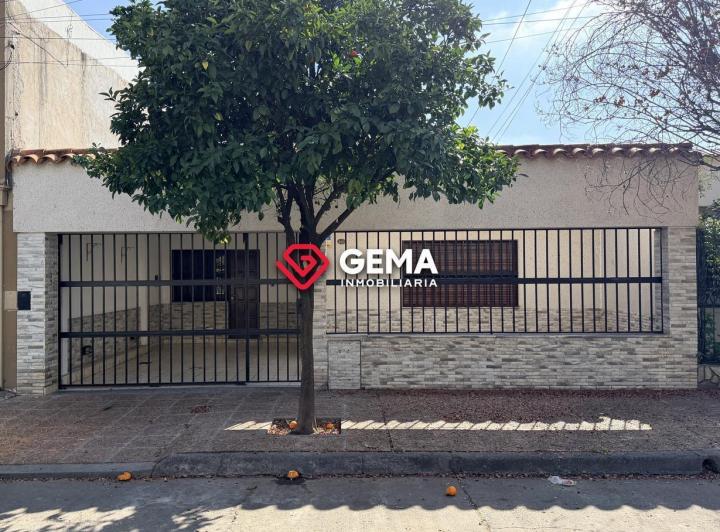 Casa · 282m² · 10 Ambientes · 1 Cochera