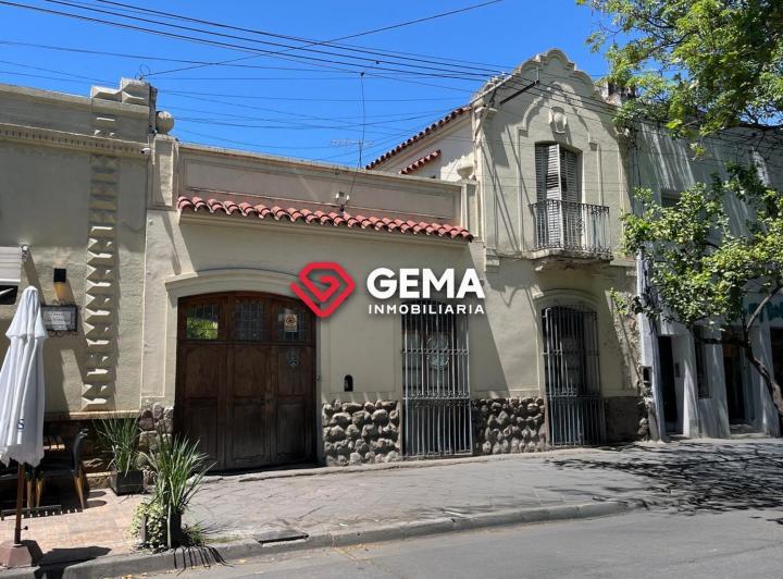 Casa · 642m²