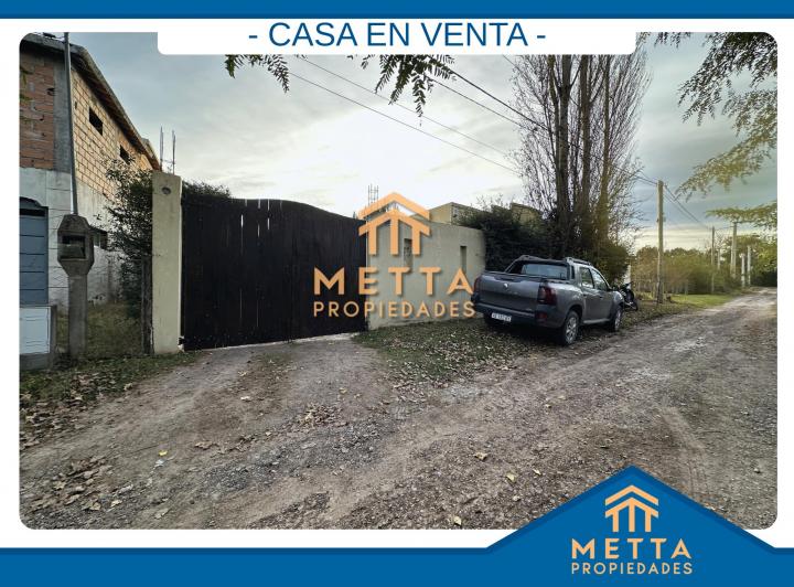 Casa · 300m² · 4 Ambientes · 2 Cocheras