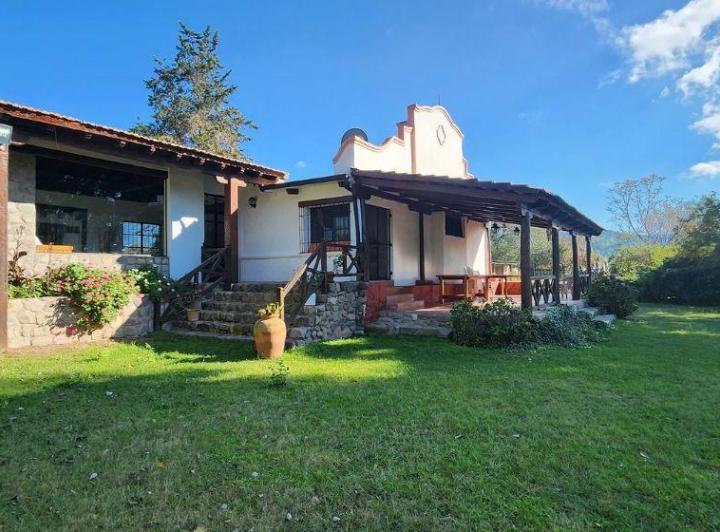 Casa · 411m² · 10 Ambientes · 3 Cocheras